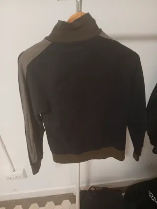 Chaqueta Nike Negra y Blanca