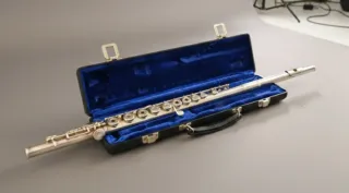 Flauta travesera plateada Gemeinhardt 3E