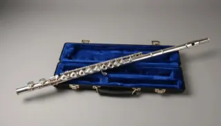 Flauta travesera plateada Gemeinhardt 3E