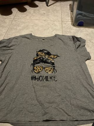 Camiseta Momlife con estampado de leopardo