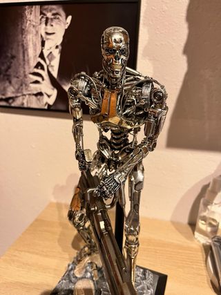 Figura T800 Hot Toys 1/6 Base Personalizada