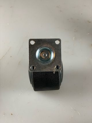 6 Rodas pretas com base quadrada