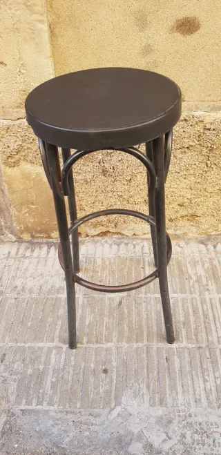Taburete de bar negro ..ideal
