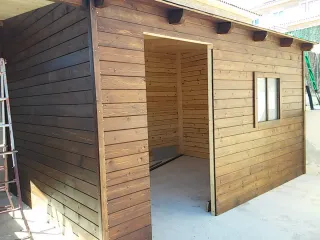 Caseta de madera para jardín
