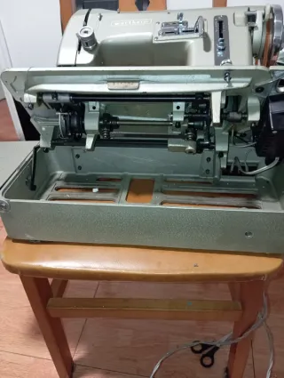 Máquina de coser Wertheim