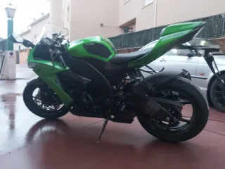 Moto Kawasaki ZX10-R Verde 2008