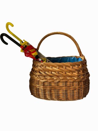 Canasta de mimbre con forro azul