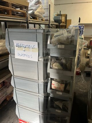 Lote Fontanería: Abrazaderas y Plásticos