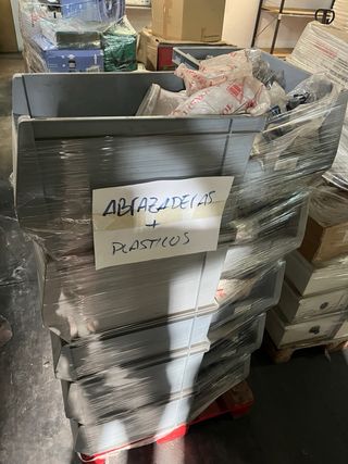 Lote Fontanería: Abrazaderas y Plásticos