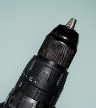 TALADRO SIN CABLE Tacklife PCD04C. NO FUNCIONA.