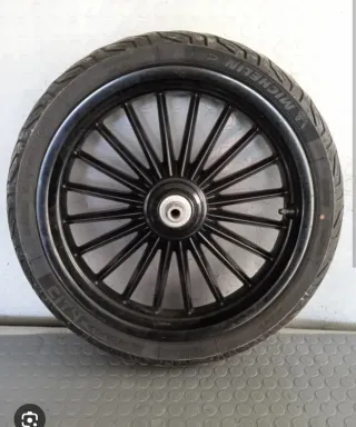 Llanta Delantera Piaggio Beverly