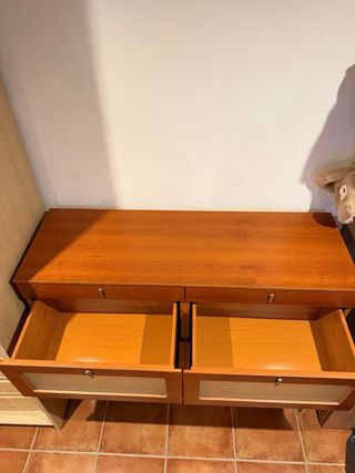 Cómoda y Mesitas de Noche Madera