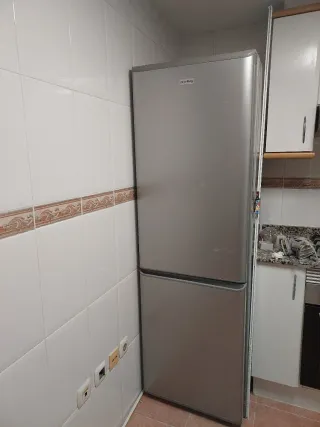 Frigorífico en regular estado.