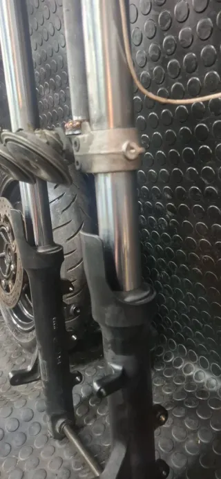 Horquillas Tijas Rueda Freno Yamaha TMAX 500 2007