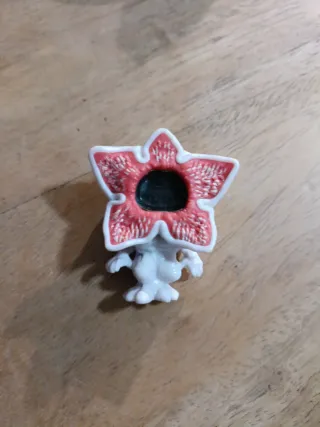 Figura Demogorgon Stranger Things Kinder Joy