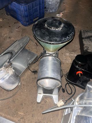 Balanza DINA y picadora industrial...