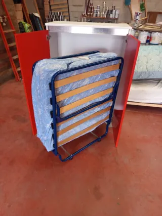 Mueble con cama auxiliar