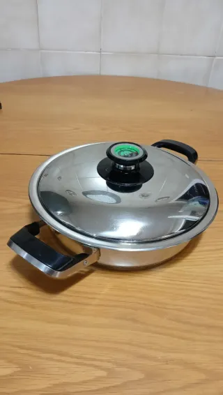 Cazuela AMC Visiotherm 24cm COMO NUEVA. 2,6 L