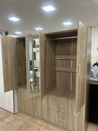 Armario 4 puertas con espejo grande - Nuevo