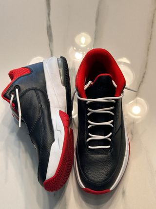 Air jordan max aura 3