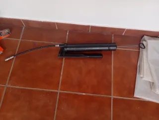 Engrasador manual con manguera nuevo sin utilizar!