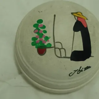 Lote de 4 monedas antiguas en cajita de porcelana