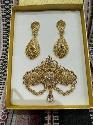 Aderezo Fallera Dorado: Pendientes y Broche