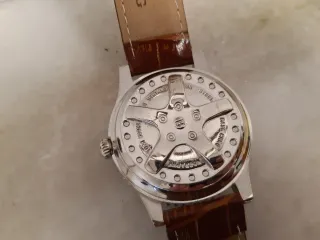 Reloj Breitling Correa Marrón y Esfera Plateada