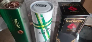 Astucci in latta per whisky