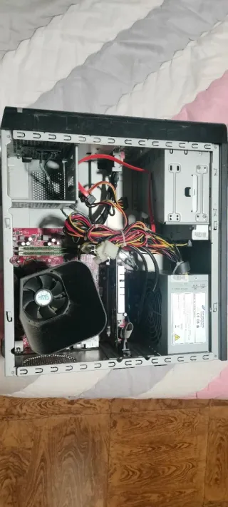 PC da tavolo per componenti