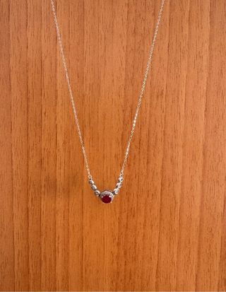 Collar plata con rubí y piedras transparentes