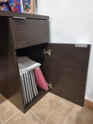 Escritorio de madera color wengue