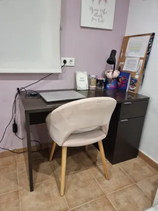 Escritorio de madera color wengue