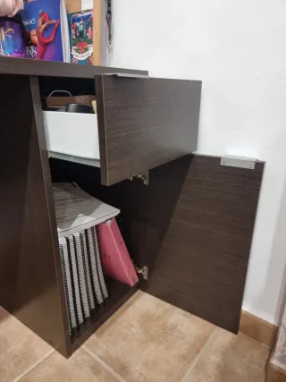 Escritorio de madera color wengue