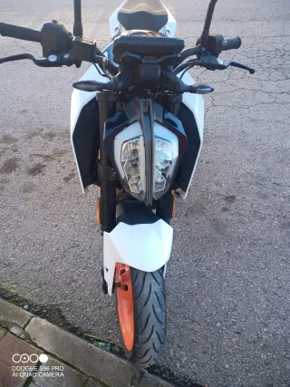 KTM Duke 390 ABS Año 2020 con 13000 kilómetros