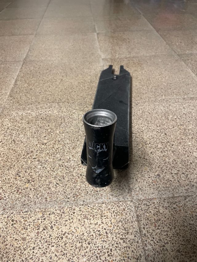 Tabla Scooter Lucky Park Negra muy ligera