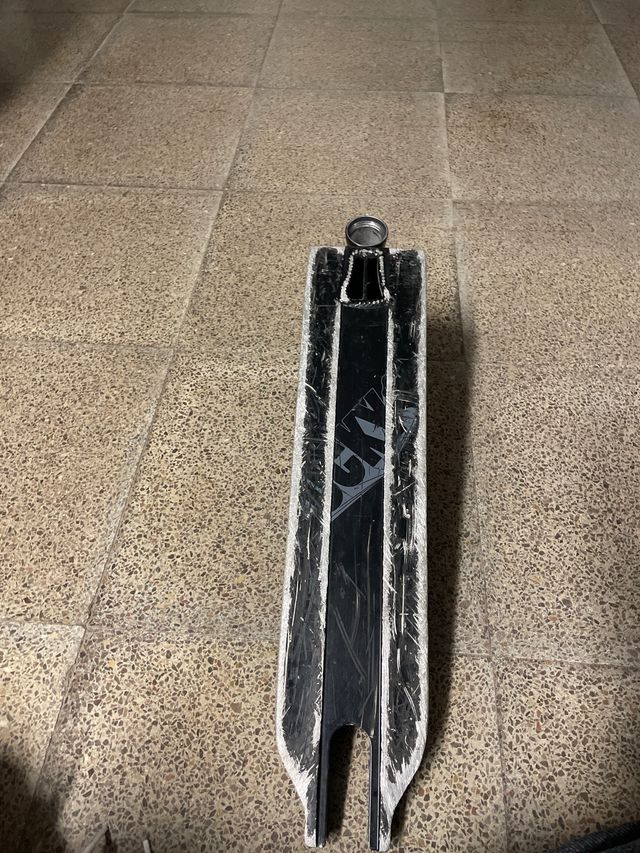 Tabla Scooter Lucky Park Negra muy ligera