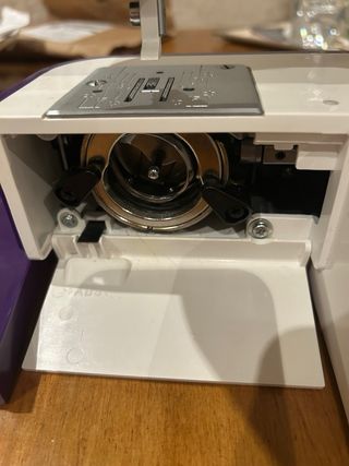 Máquina de coser Alfa Next 40 con accesorios