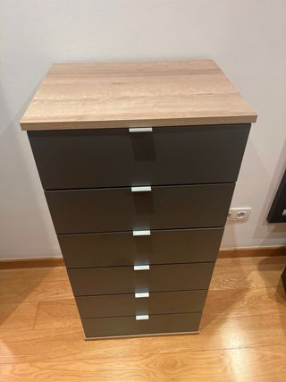 Cabecero, mesitas y cómoda