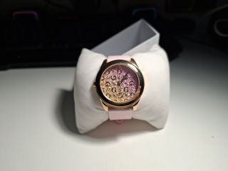 Reloj Guess Dorado y Blanco