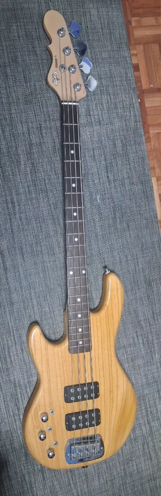 Bajo Eléctrico Zurdo G&L con estuche