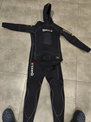 Traje de neopreno con capucha Mares Extrem 55
