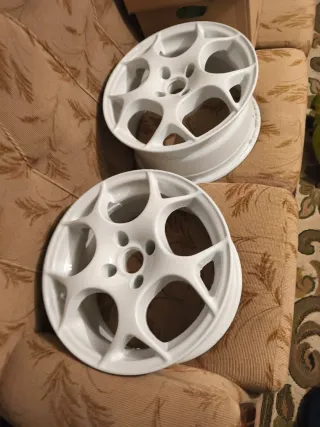 Llantas 4x100 se pintaron y no se usuron