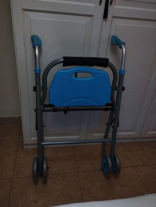 Andador para mayores con asiento y ruedas