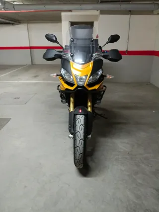 Aprilia Caponord 1200 Rally Amarilla