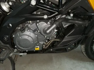 Aprilia Caponord 1200 Rally Amarilla