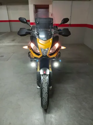 Aprilia Caponord 1200 Rally Amarilla