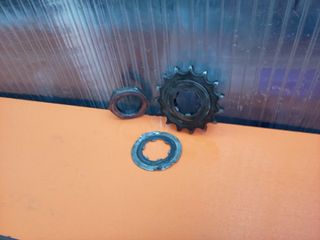 Piñón Bultaco Saturno + Tuerca