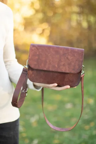 Bolso de cuero, hecho a mano