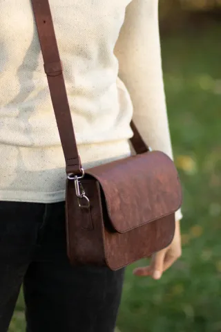 Bolso de cuero, hecho a mano